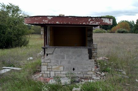 Hilltop Drive-In Theatre - TICKET BOOTH FRONT